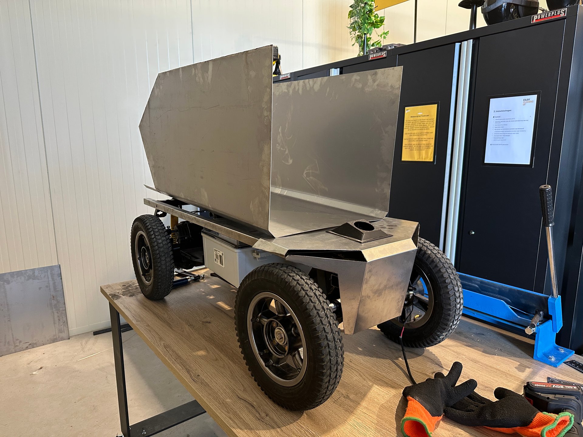 X17, de robot uit het Trash Lab die de strijd aangaat met zwerfafval